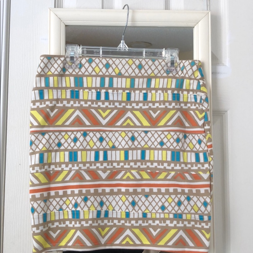 Geometric mini skirt